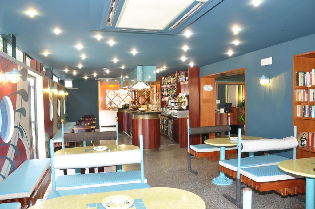 רימיני Hotel Carol מראה חיצוני תמונה