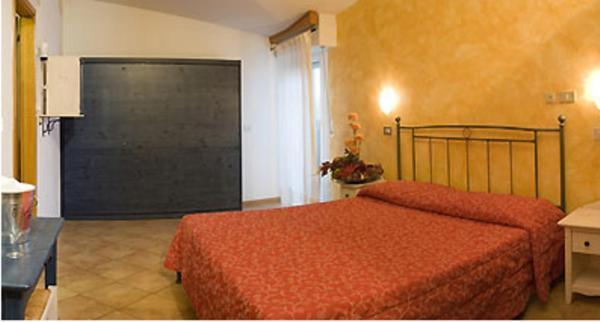רימיני Hotel Carol חדר תמונה