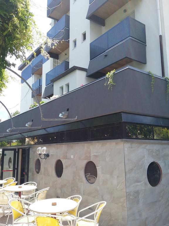 רימיני Hotel Carol מראה חיצוני תמונה